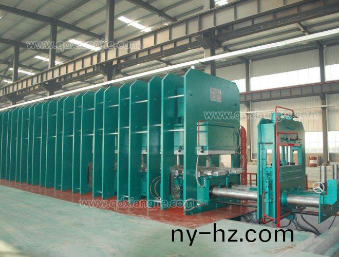 鋼絲(si)繩輸送帶生(sheng)産線