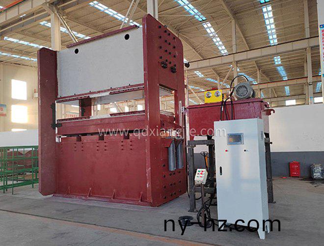 XLB-3500*1000側(cè)(ce)闆(ban)式(shi)硫(liu)化(hua)機(jī)