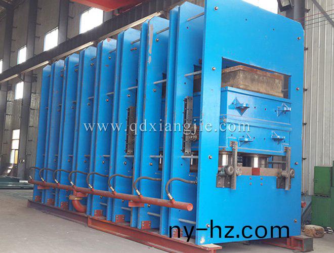 XLB-1800x8000框(kuang)式硫(liu)化機