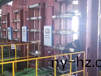 卡莫拉(la)速利(li)達(dá)(da)實心胎硫(liu)化機(jī)